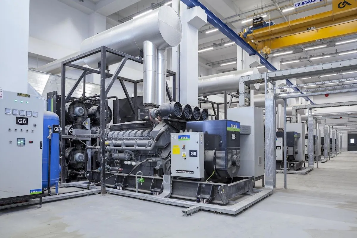 Standby diesel generator sets mounted on vibration isolators in a mission-critical energy centre